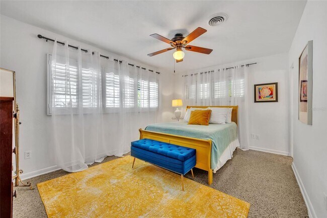 Building Photo - Fabulous pool home in Winter Park!