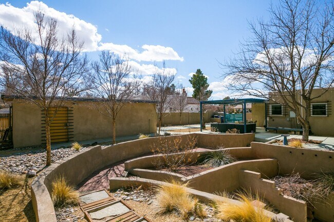 Building Photo - 610 Carlisle Blvd SE