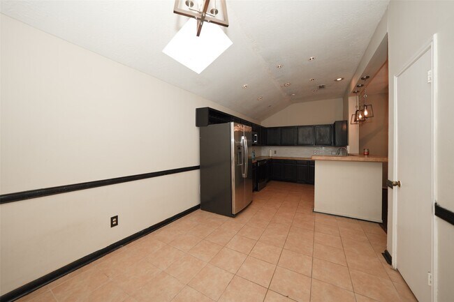 Building Photo - 13563 Catalina Village Dr