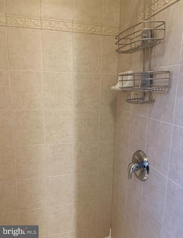 Building Photo - 2037 Powell Dr