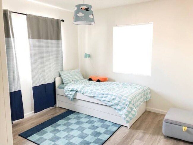 Building Photo - 416 Lightcap St