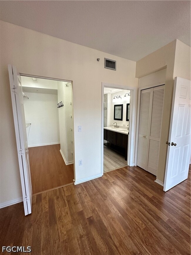 Building Photo - 6361 Aragon Way