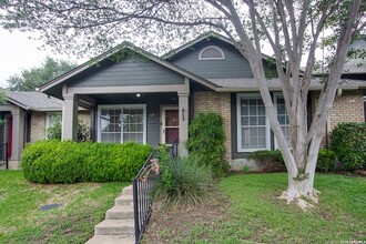 Building Photo - 1015 E Yager Ln