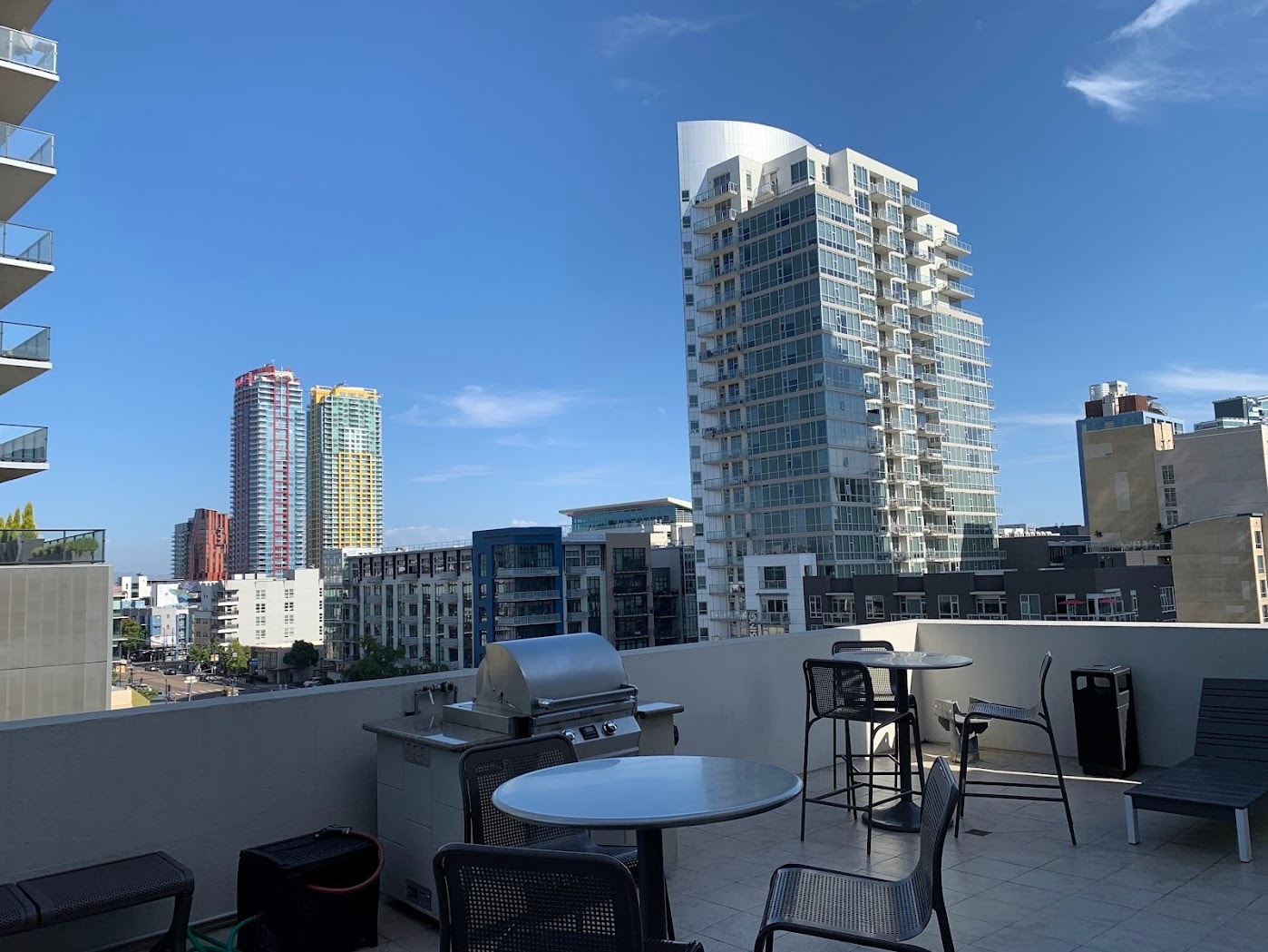 7th floor common area with grill - 875 G St