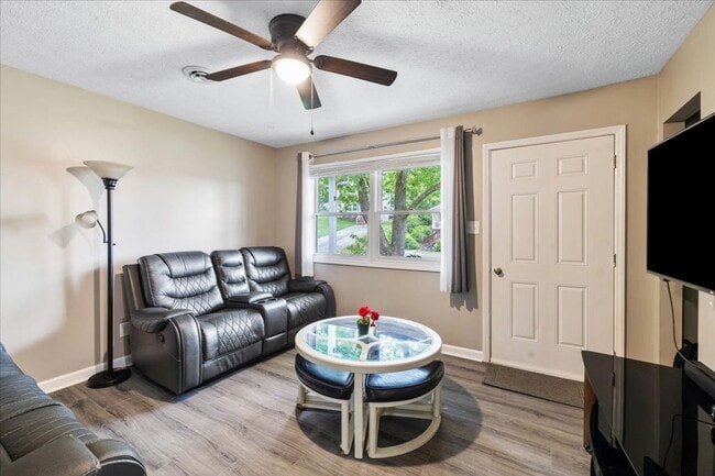 Building Photo - Cozy Radford Home on Forest Ave, Radford