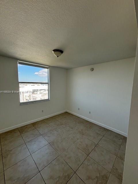 Building Photo - 1723 SW 2nd Ave