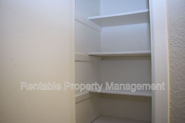 Building Photo - 3724 Cibolo Dr