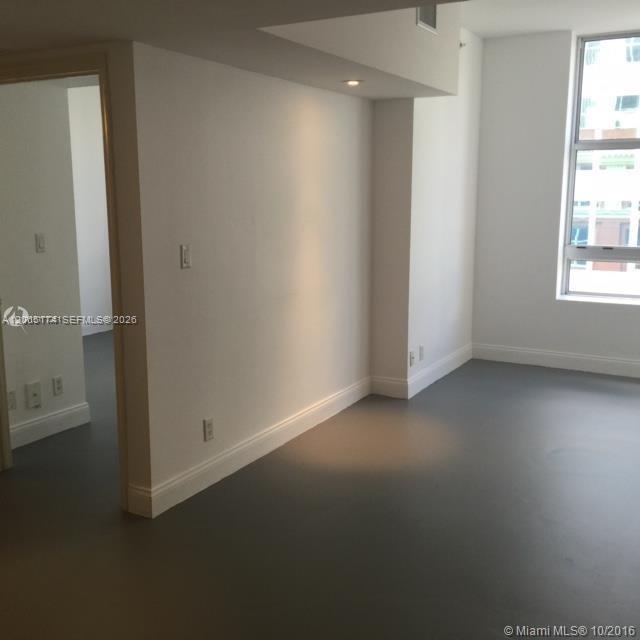Building Photo - 111 E Flagler St