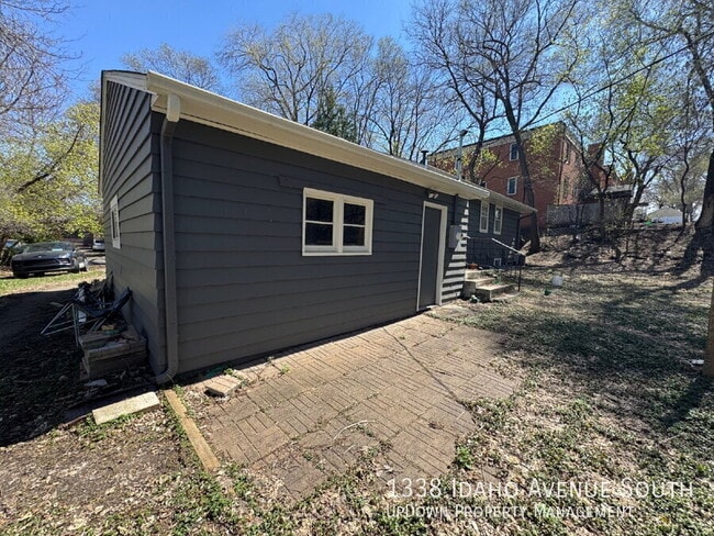 Building Photo - 1338 Idaho Ave S