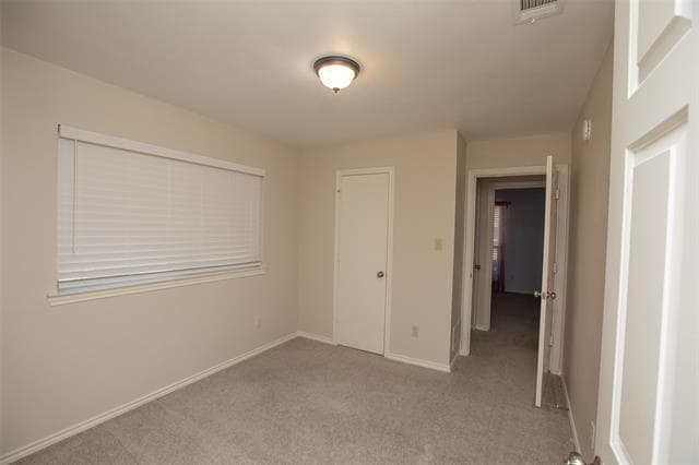 Building Photo - 705 Greenway Dr