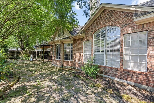 Building Photo - 6422 Gladehill Dr