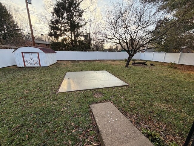 Building Photo - 1929 Alexandria Dr