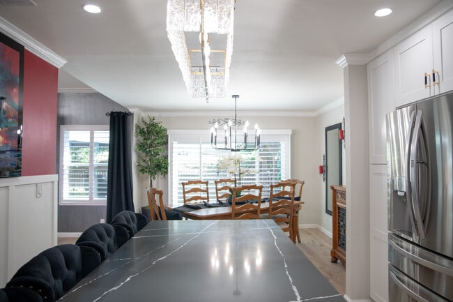 Building Photo - 1405 Kinross Ct