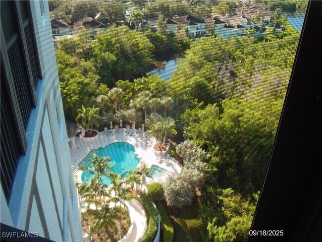 Building Photo - 8990 Bay Colony Dr
