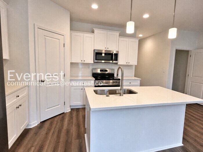 Building Photo - 2026 McDonald Dr