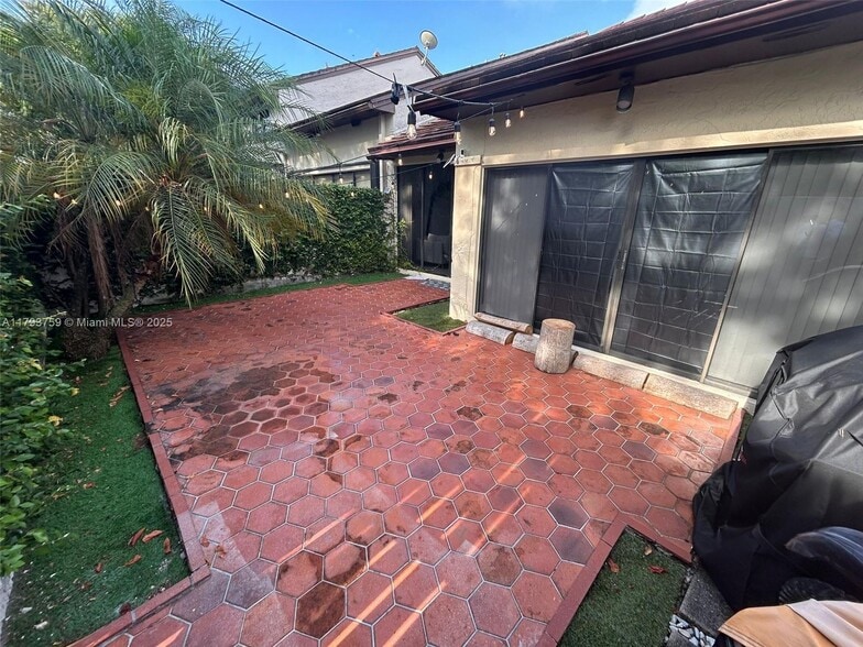 Building Photo - 13301 SW 88th Ter