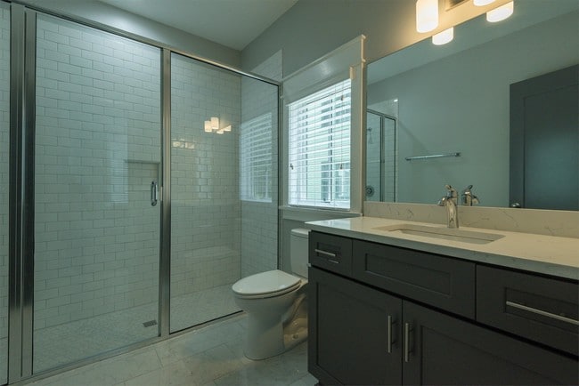 Building Photo - 9 Sanctuary Ct