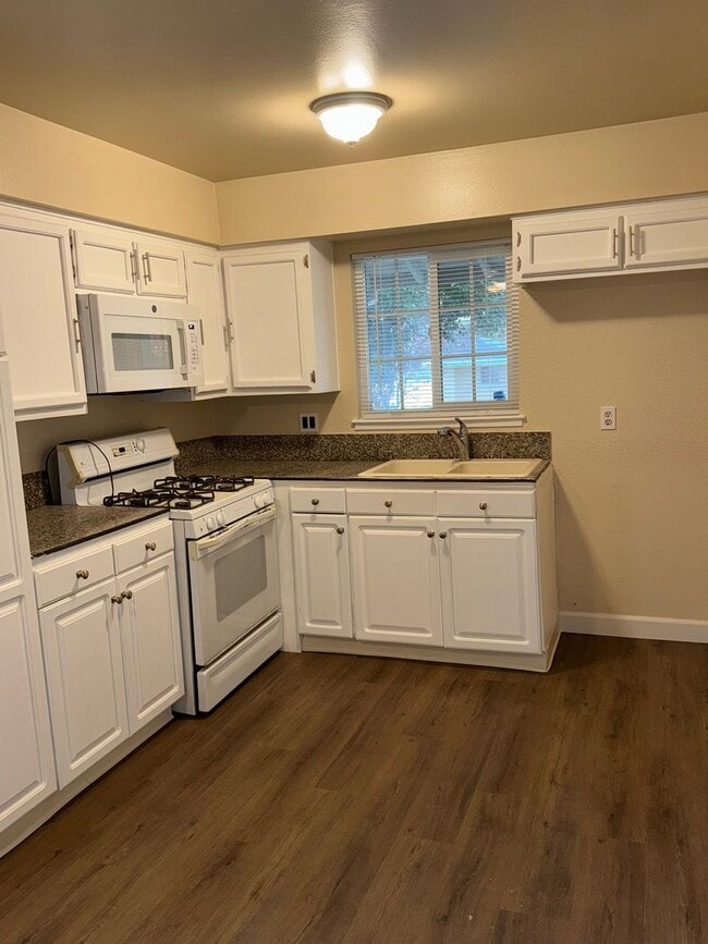 Building Photo - Enfield Street