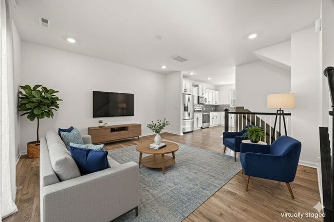 Building Photo - Your Perfect Charlotte Townhome Awaits — Bright, Modern, and Move-In Ready!