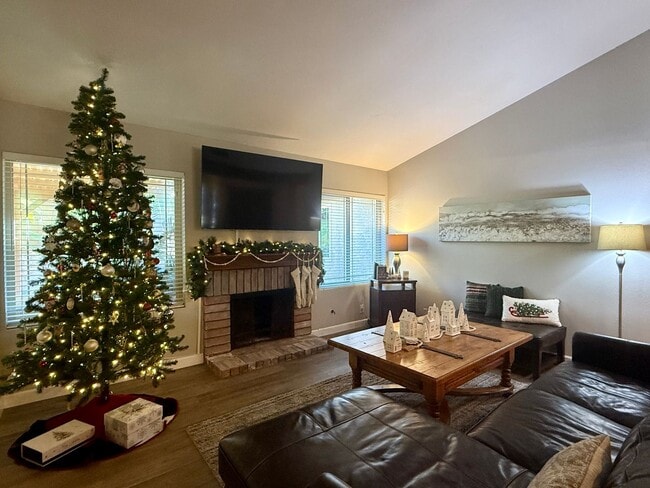 Building Photo - Ranch Style Home in Rancho Pondarosa Community