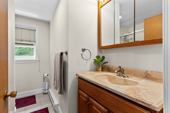 Building Photo - 27 Ridge Hill Ave