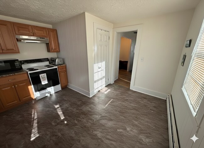 Building Photo - 22-24 Green St