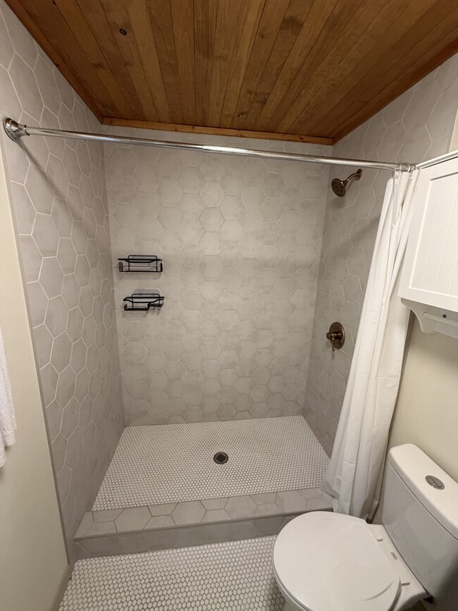 Building Photo - 116 Fern Dr