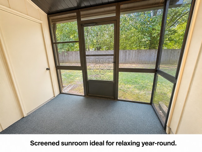 Building Photo - End Unit 2BR/2BA One-Level Condo with Screened Porch in Powder Springs