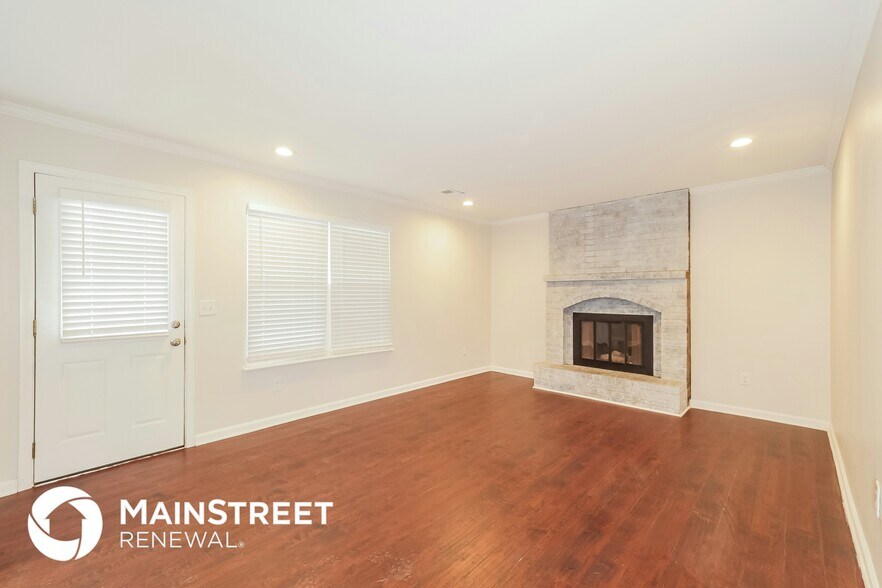 Building Photo - 1800 E Sheridan Bridge Ln