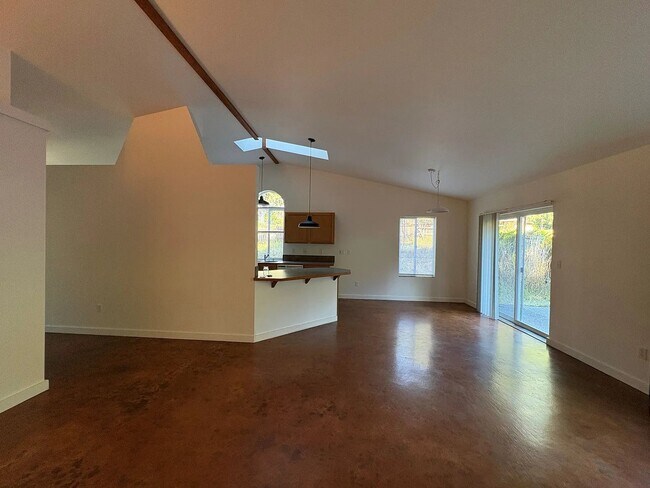 Building Photo - 658 Fox Dr