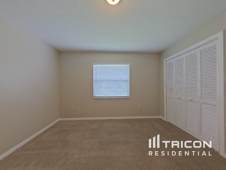 Building Photo - 6050 Fall River Dr