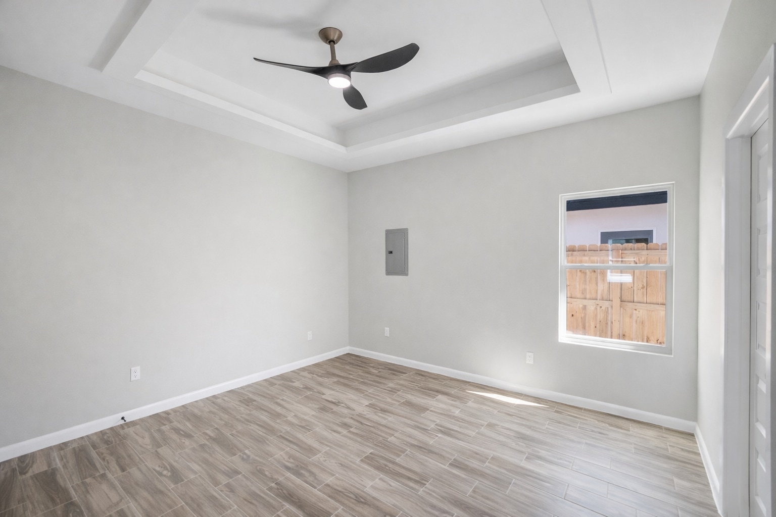 Building Photo - 2409 Indian Creek Ave