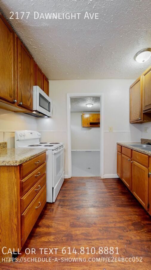 Building Photo - 2177 Dawnlight Ave