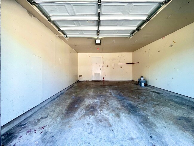 Building Photo - 3051 Olympia Dr