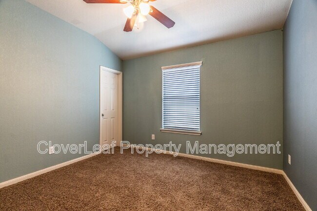 Building Photo - 213 Tumbleweed Run