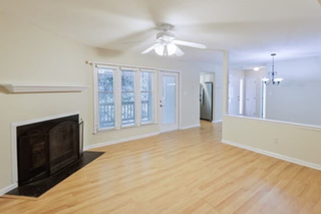 Building Photo - Condo for rent