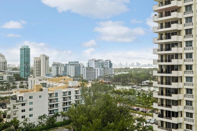 Building Photo - 6423 Collins Ave