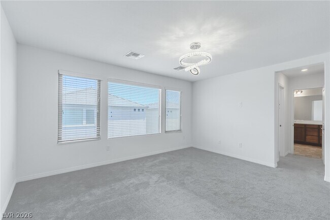 Building Photo - 638 Great River Ave