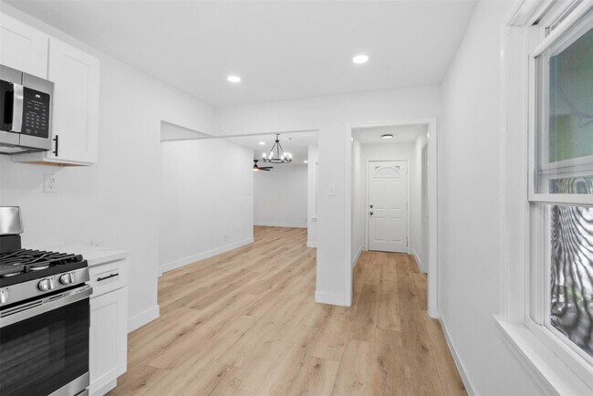 Building Photo - 5023 Cosby St