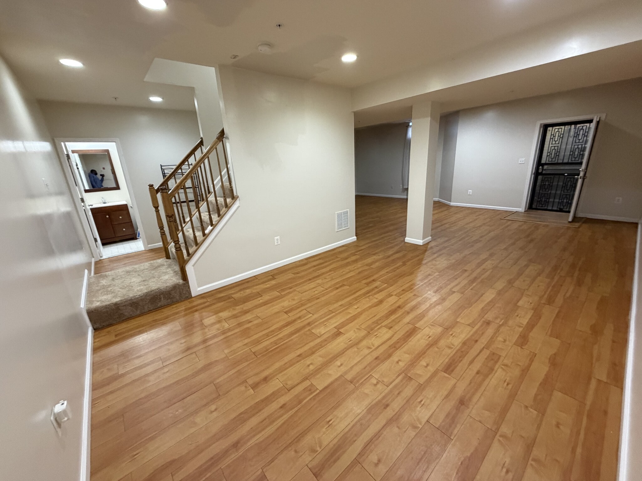 Building Photo - 1501 Fallsgrove Ln