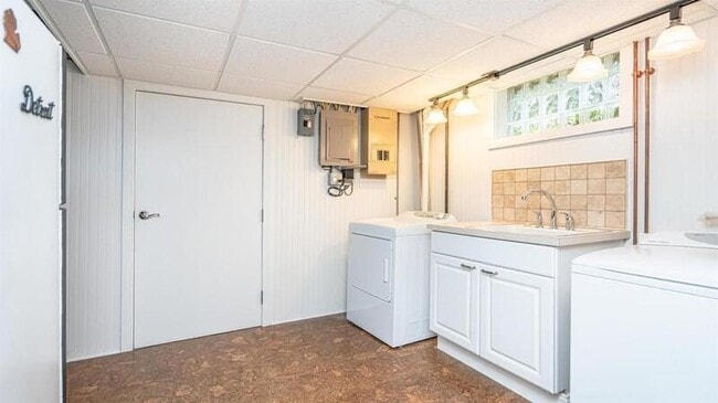 Building Photo - 1205 Miller Ave