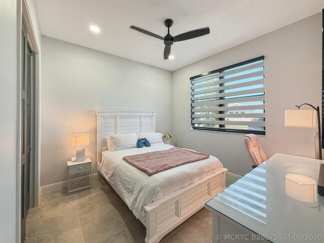 Building Photo - 9221 SW Esule Way