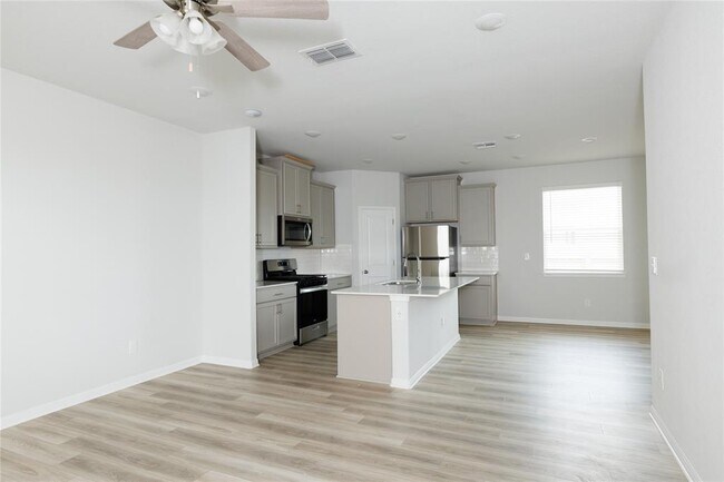 Building Photo - 6206 Marsh Ln