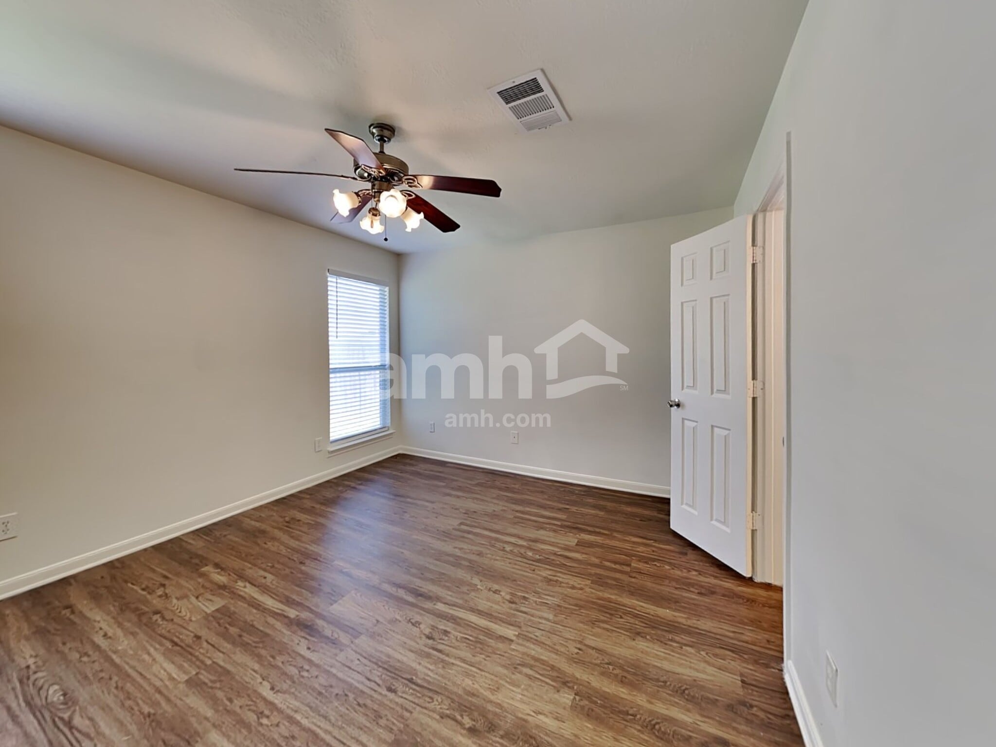 Building Photo - 2207 Shady Pine Dr