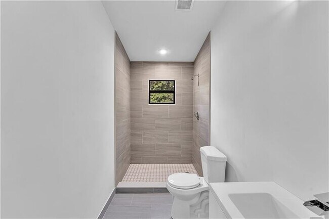 Building Photo - 2020 NW 9th St