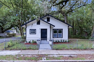 Building Photo - 357 Crystal St