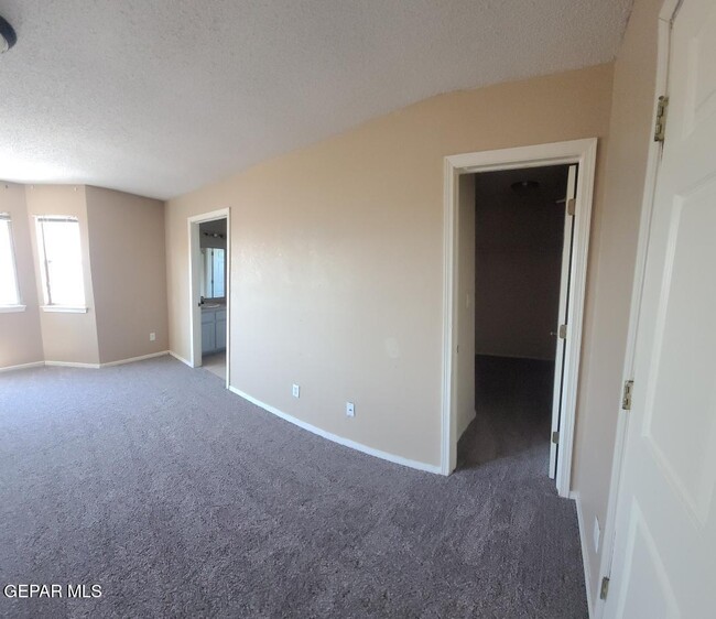 Building Photo - 3824 Tierra Zafiro Dr