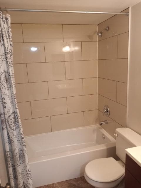 Building Photo - 512 Gardens Dr