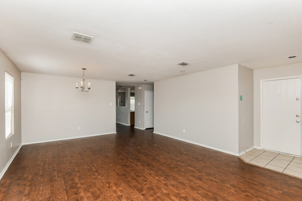 Building Photo - 1101 Maplewood Ln