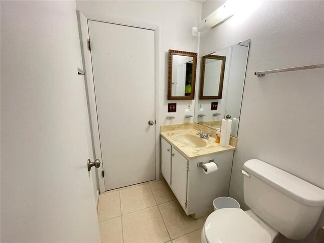 Building Photo - 510 Fairways Cir